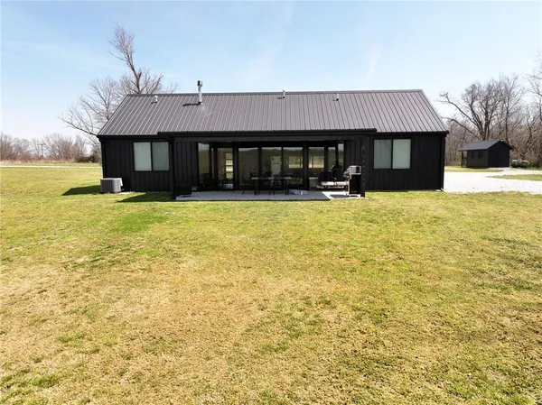 $1,200,000 | 105 Southeast 40th Road, Lamar, MO 64759
