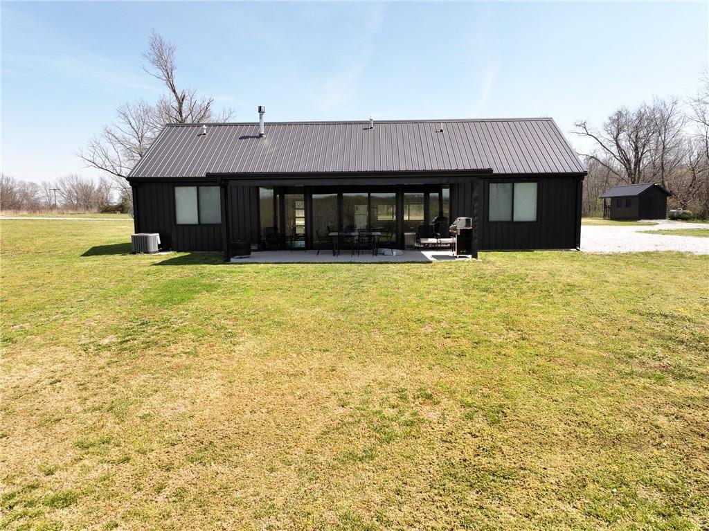 105 Southeast 40th Road Lamar, MO 64759 - Photo 8 of 62