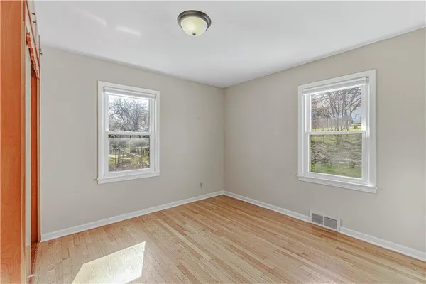 $179,000 | 9805 East Linwood Boulevard, Independence, MO 64052