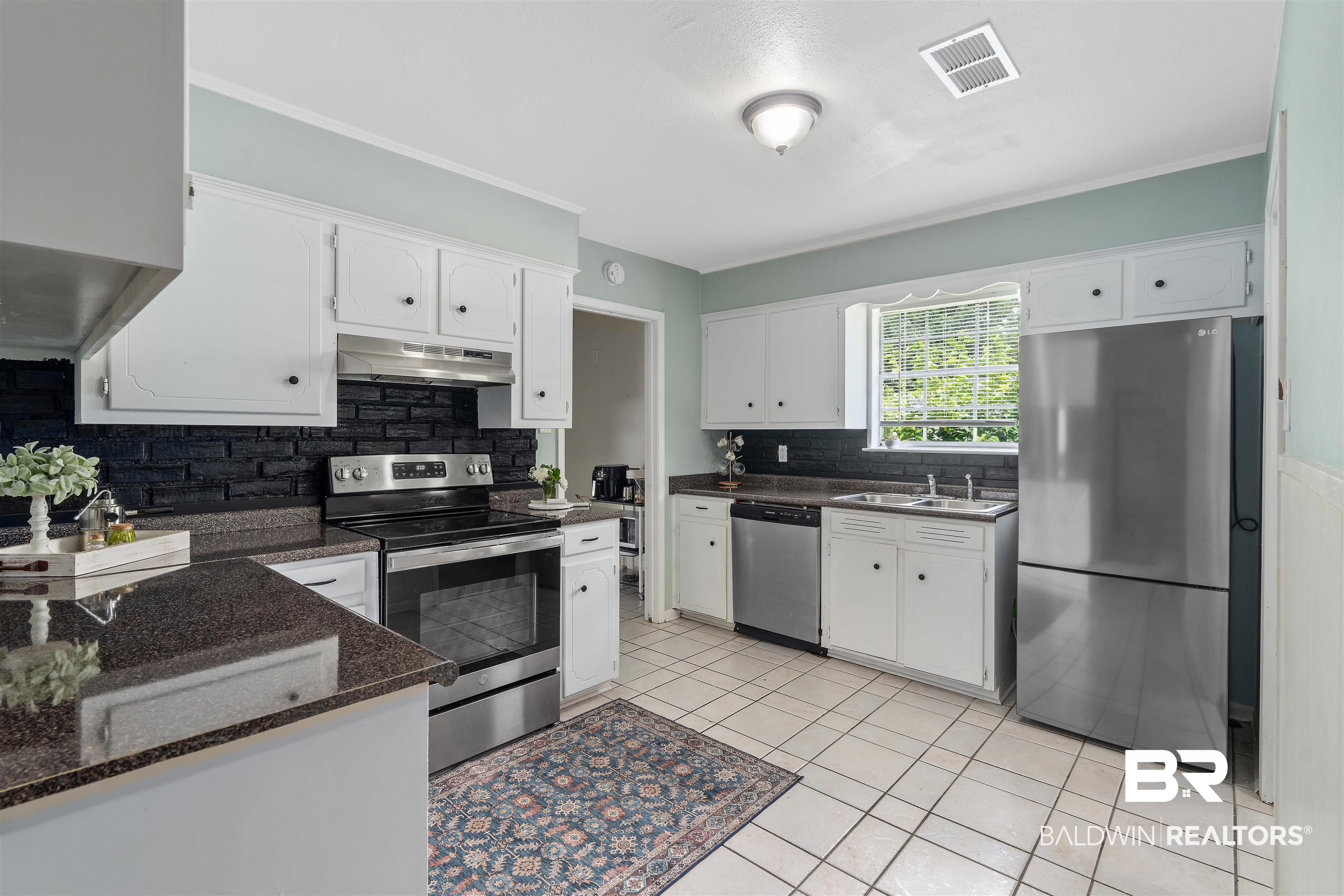 1371 Azalea Road Mobile, AL 36693 - Photo 9 of 33