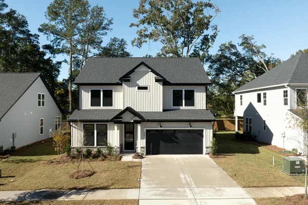 $479,000 | 220 Creek Pointe Drive, Moncks Corner, SC 29461