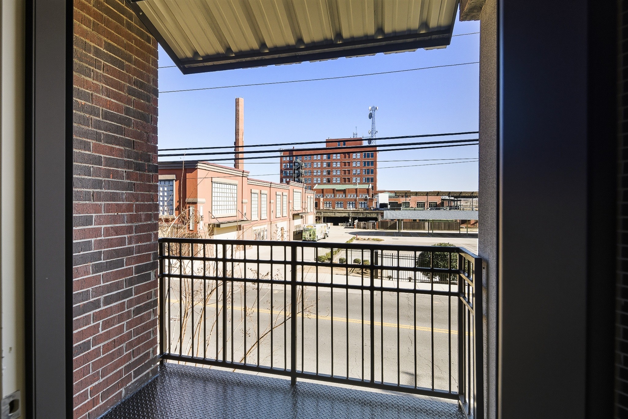 555 South Front Street Memphis, TN 38103 - Photo 29 of 31 a view of a balcony and a window