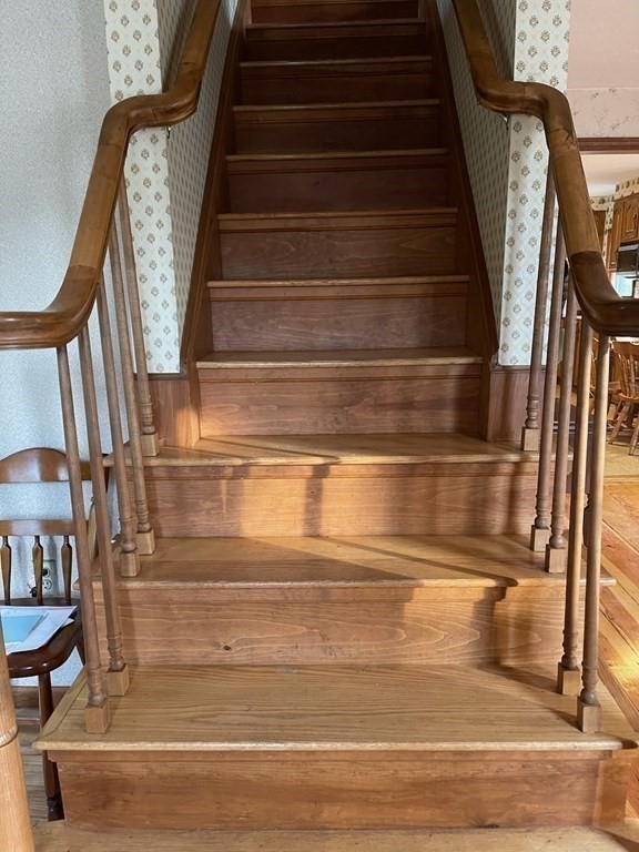 71 Hopkinton Road Upton, MA 01568 - Photo 18 of 42 Gallery Image 18