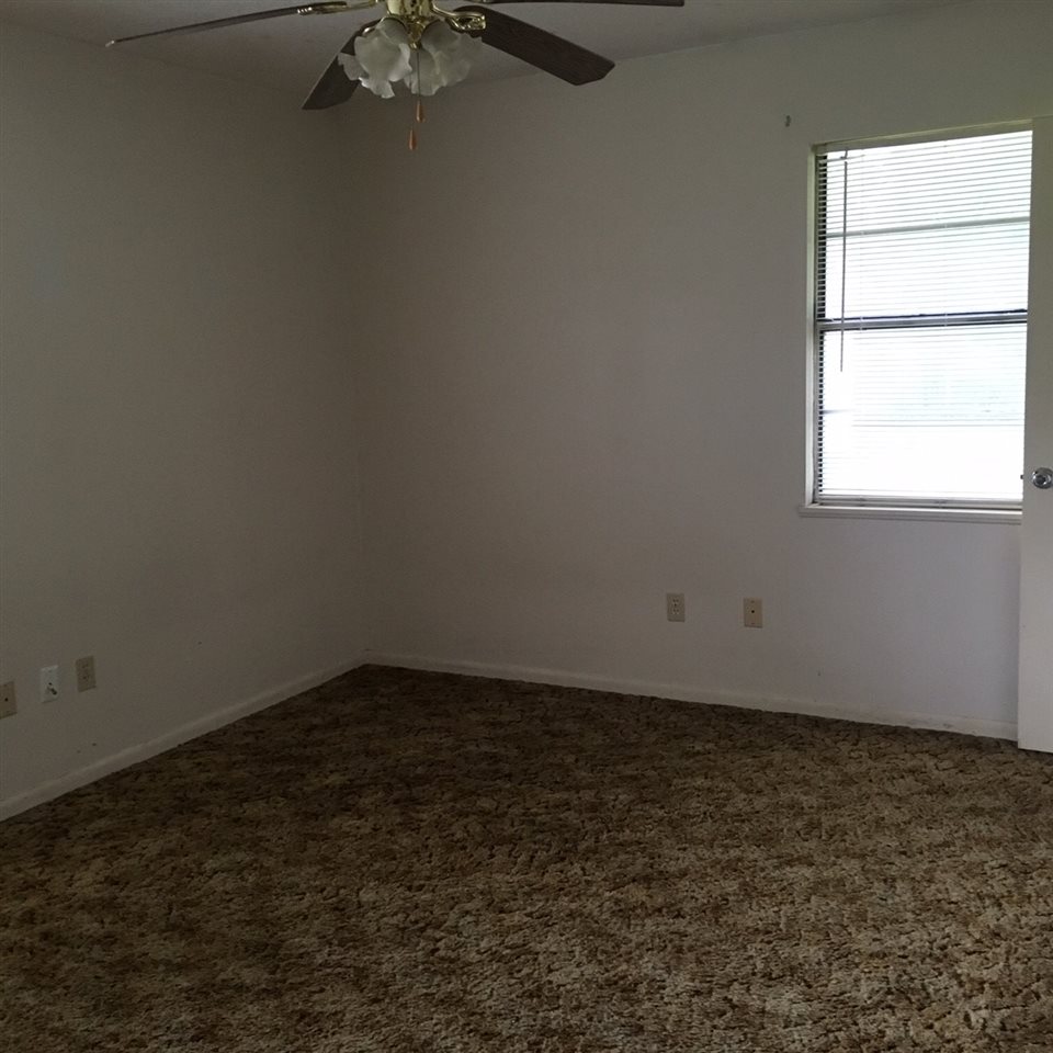 114 Mccall Street Perry, FL 32348 - Photo 6 of 16