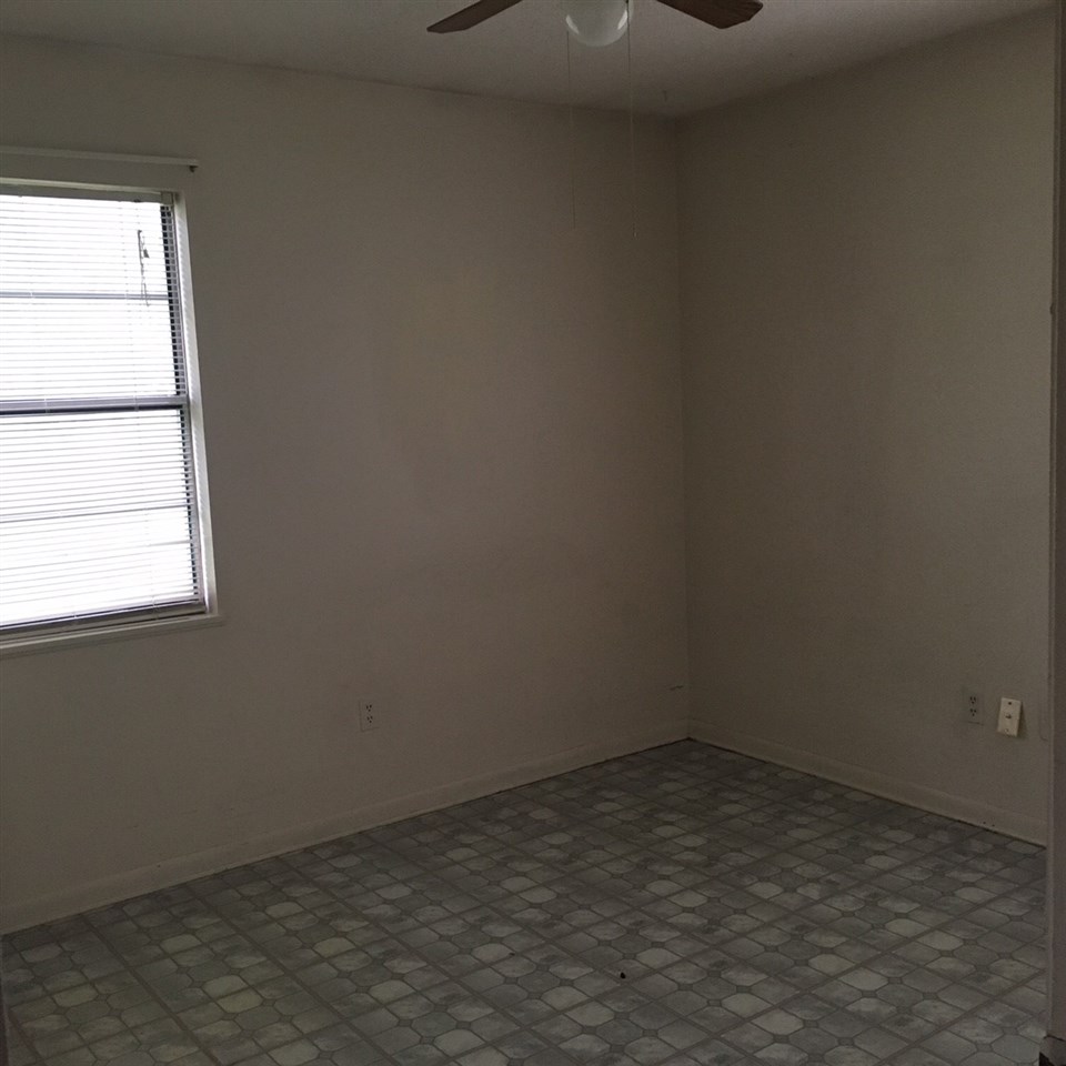 114 Mccall Street Perry, FL 32348 - Photo 7 of 16