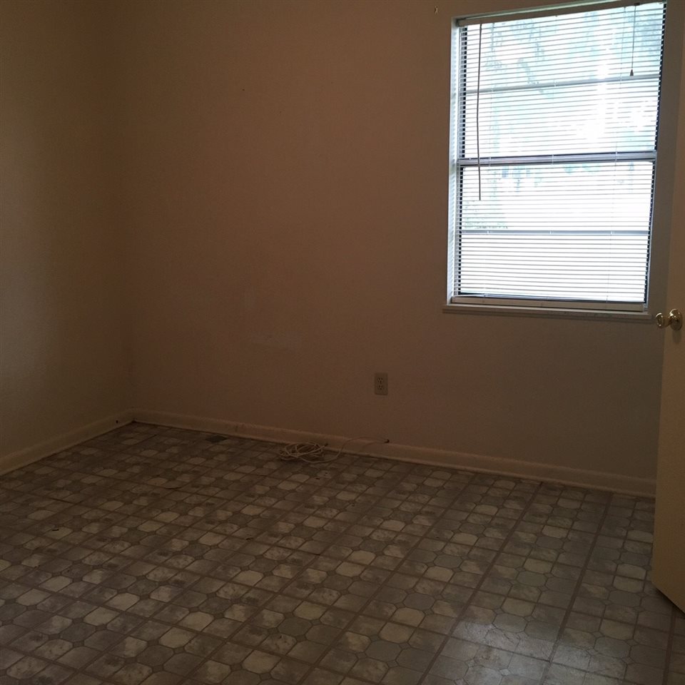 114 Mccall Street Perry, FL 32348 - Photo 8 of 16
