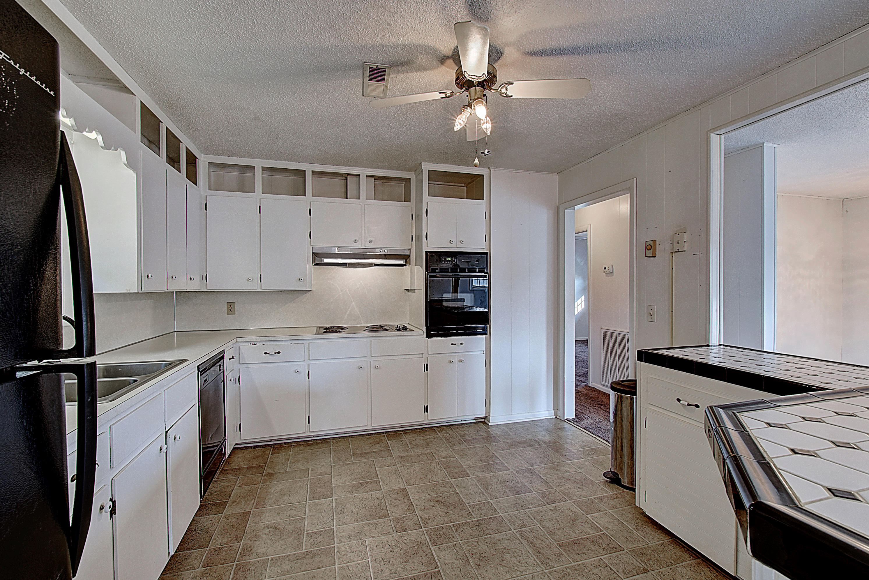 251 Hall Road Jonesborough, TN 37659 - Photo 18 of 41 Lots of Cabinets