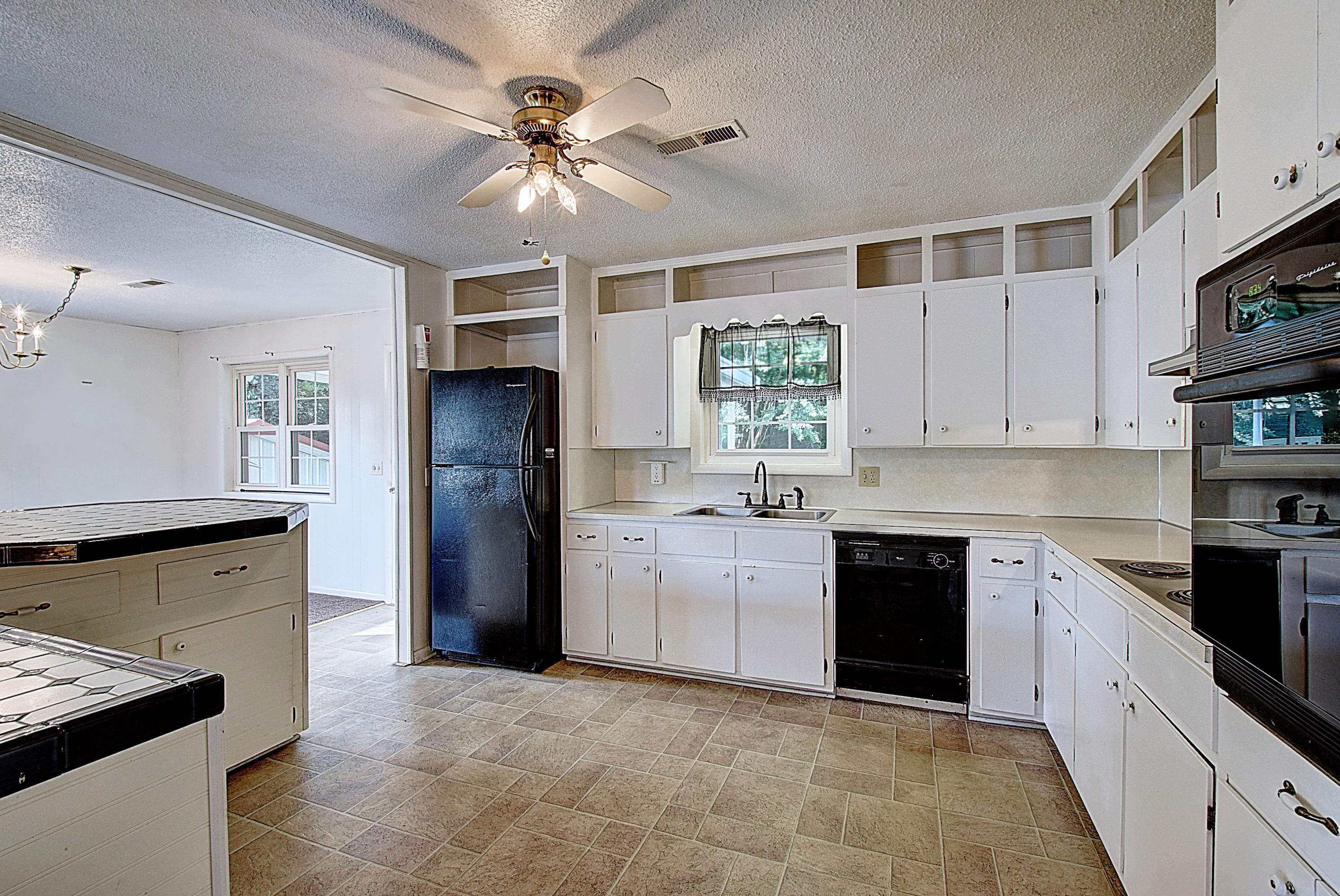 251 Hall Road Jonesborough, TN 37659 - Photo 19 of 41 Appliances Stay