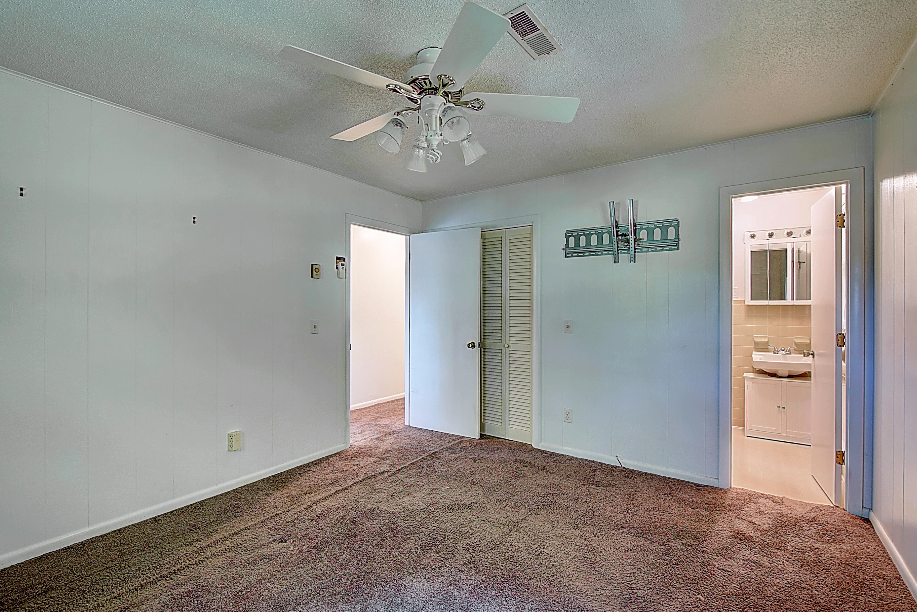 251 Hall Road Jonesborough, TN 37659 - Photo 23 of 41 Master Bedroom