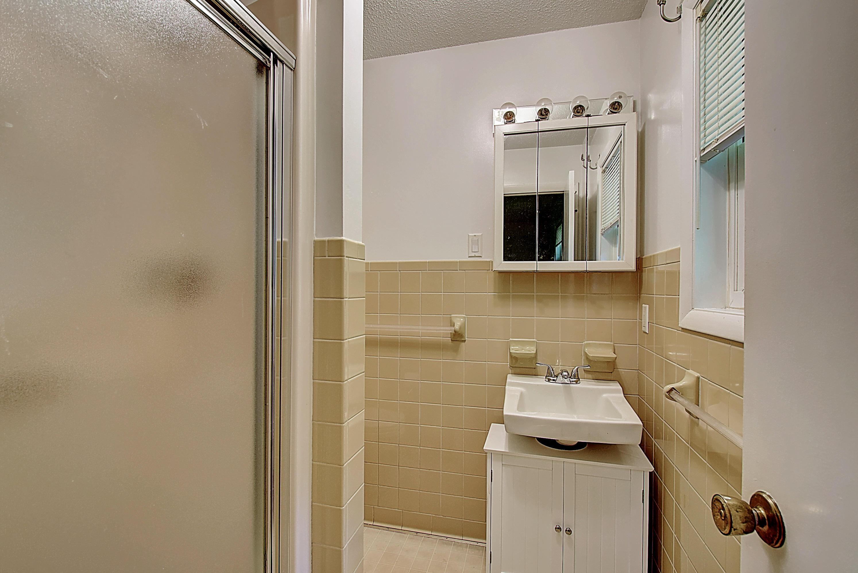 251 Hall Road Jonesborough, TN 37659 - Photo 24 of 41 Full Ensuite Bath