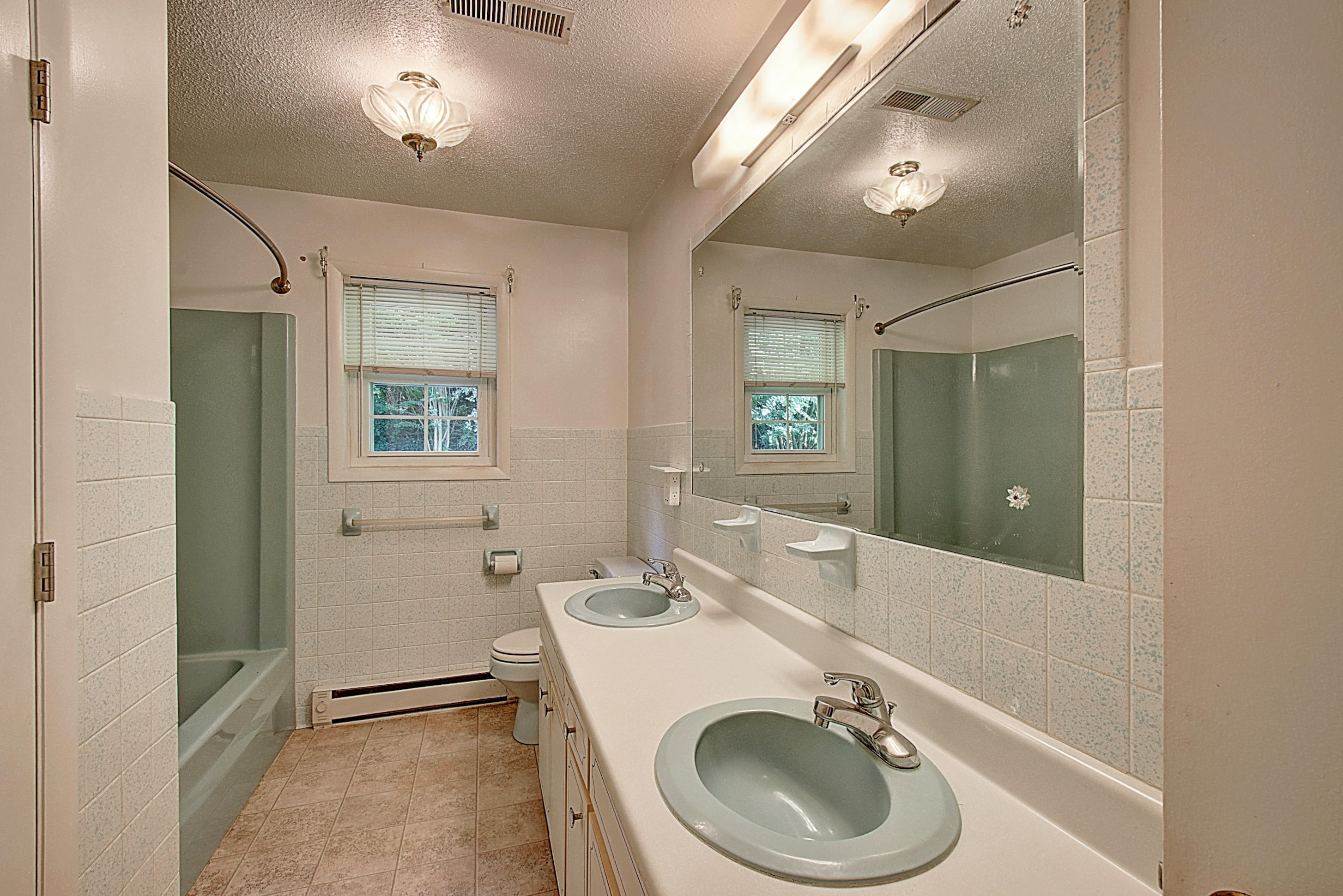 251 Hall Road Jonesborough, TN 37659 - Photo 29 of 41 Main Level Bath