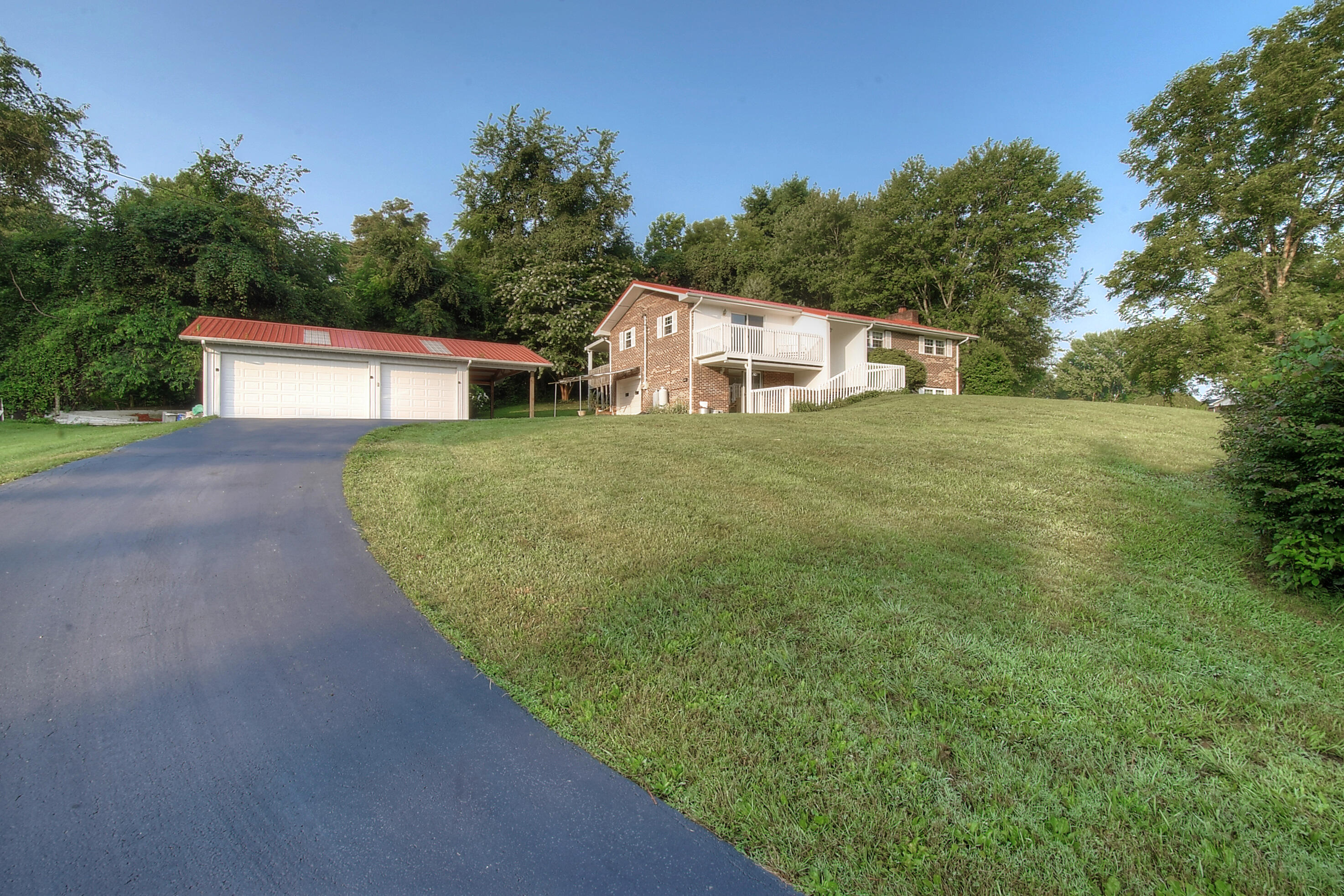 251 Hall Road Jonesborough, TN 37659 - Photo 7 of 41 Two Car Detached Garage