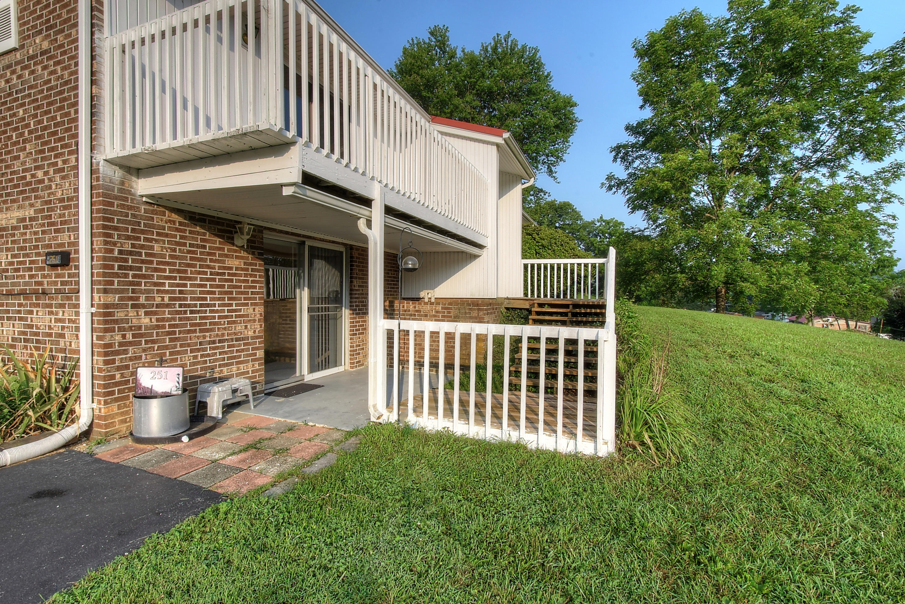 251 Hall Road Jonesborough, TN 37659 - Photo 9 of 41 Front Entry