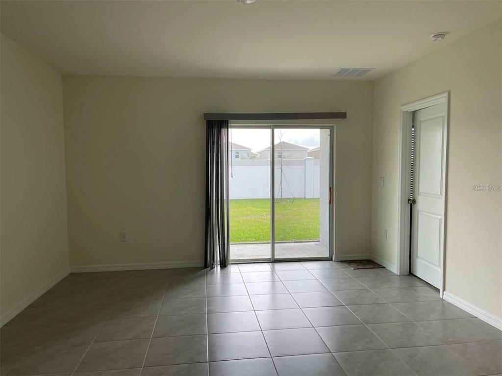 5526 Oxford Gray Road Wesley Chapel, FL 33545 - Photo 3 of 12