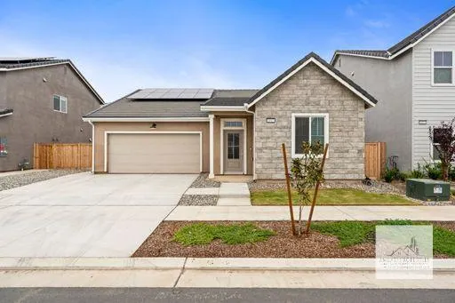 $2,595 | 1017 Springtime Avenue, Clovis, CA 93619