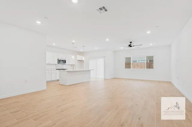 $2,595 | 1017 Springtime Avenue, Clovis, CA 93619