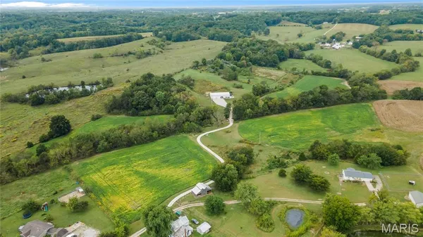 $540,000 | 335 West Spring Valley Lane, Jackson, MO 63755