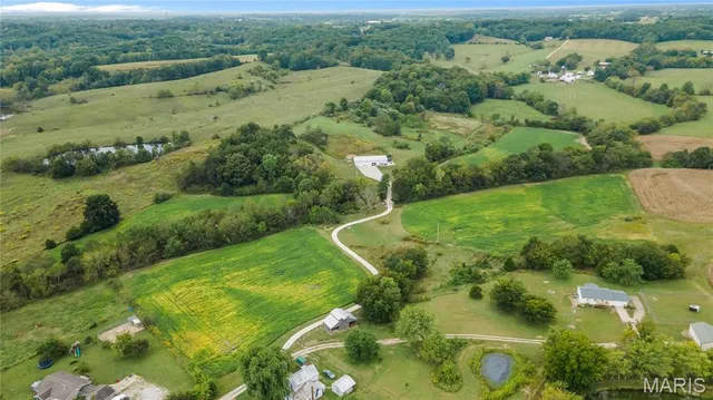 $540,000 | 335 West Spring Valley Lane, Jackson, MO 63755