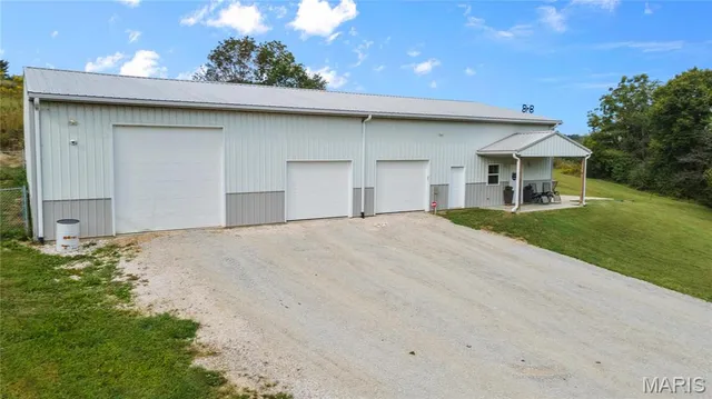 $540,000 | 335 West Spring Valley Lane, Jackson, MO 63755