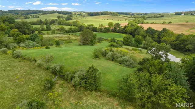 $540,000 | 335 West Spring Valley Lane, Jackson, MO 63755