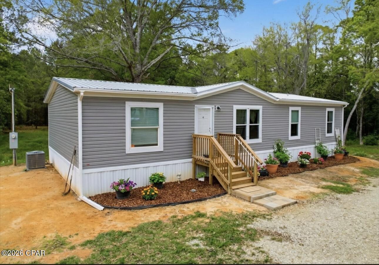 650 Satellite Road Graceville, FL 32440 - Photo 3 of 49