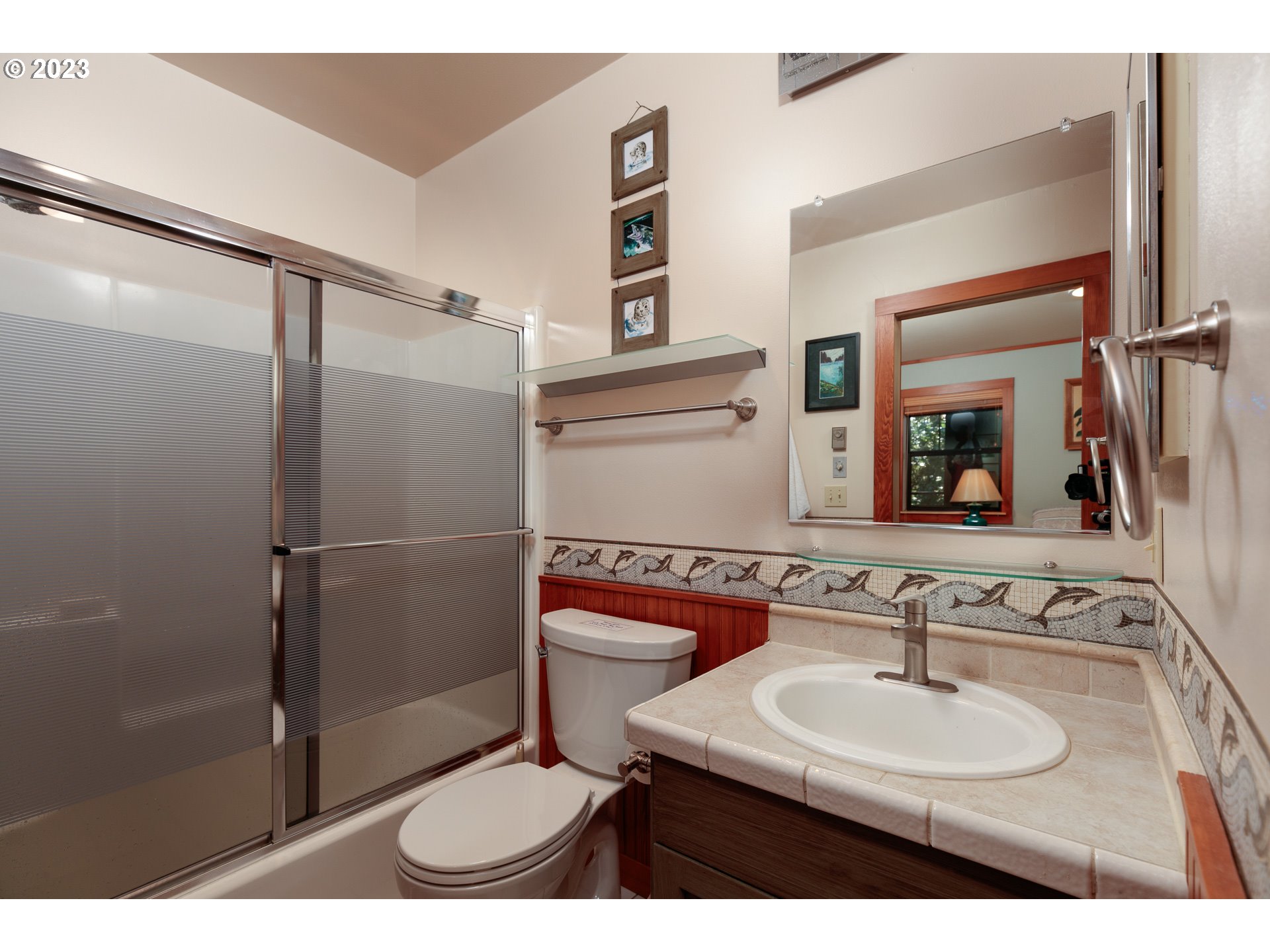105 Country Club Road, Unit 16 Hood River, OR 97031 - Photo 11 of 18 Gallery Image 11