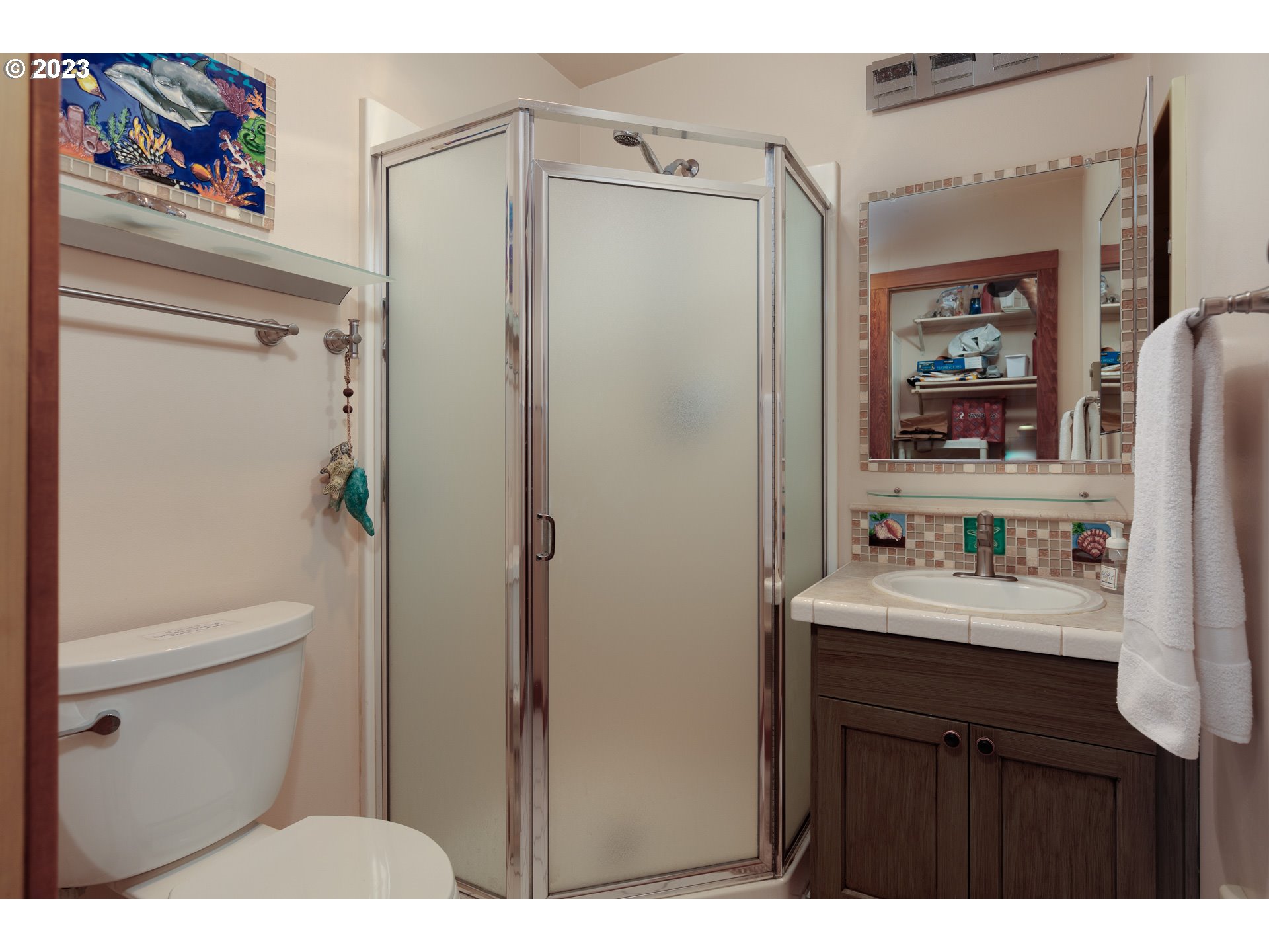 105 Country Club Road, Unit 16 Hood River, OR 97031 - Photo 13 of 18 Gallery Image 13