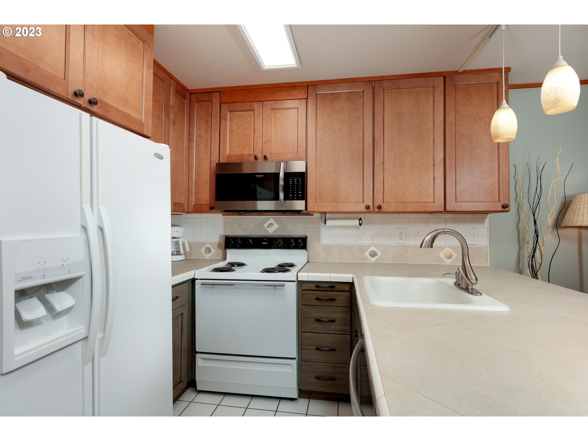 105 Country Club Road, Unit 16 Hood River, OR 97031 - Photo 8 of 18 Gallery Image 8