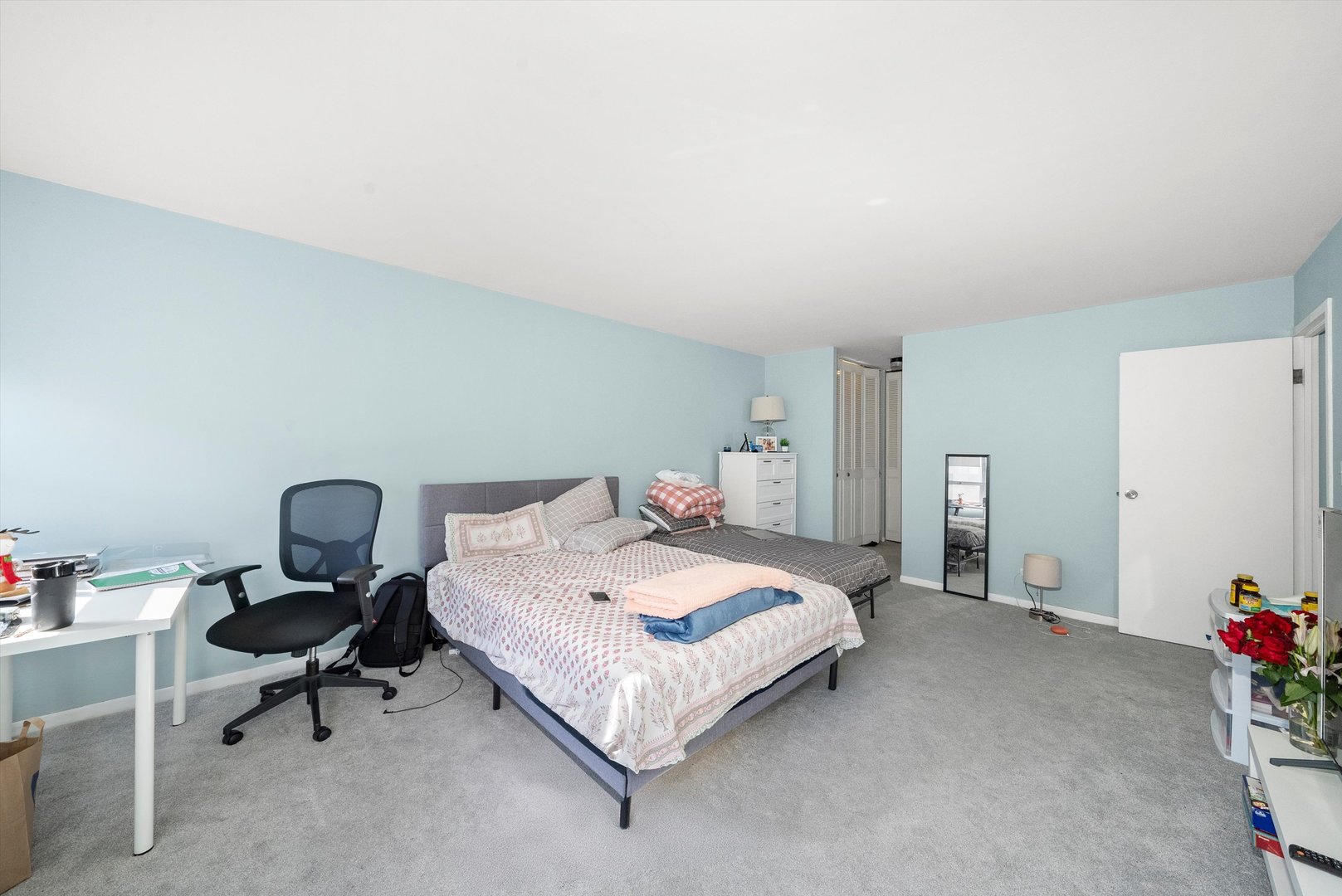 6171 North Sheridan Road, Unit 2412 Chicago, IL 60660 - Photo 17 of 43