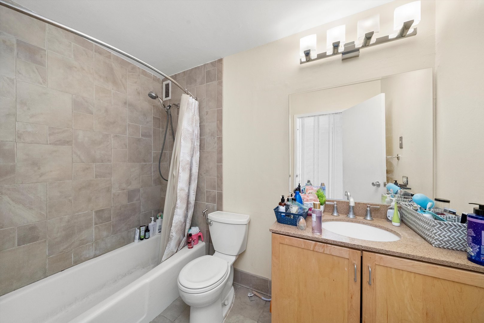 6171 North Sheridan Road, Unit 2412 Chicago, IL 60660 - Photo 24 of 43