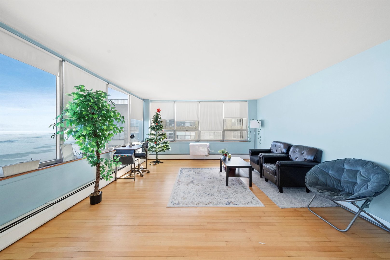 6171 North Sheridan Road, Unit 2412 Chicago, IL 60660 - Photo 3 of 43