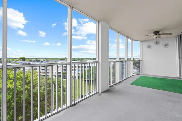 $220,000 | 1750 Northeast 191st Street, Unit 7001, Miami, FL 33179