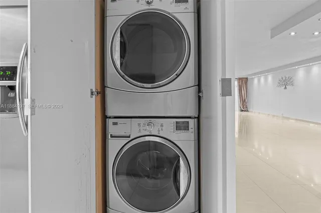 $220,000 | 1750 Northeast 191st Street, Unit 7001, Miami, FL 33179