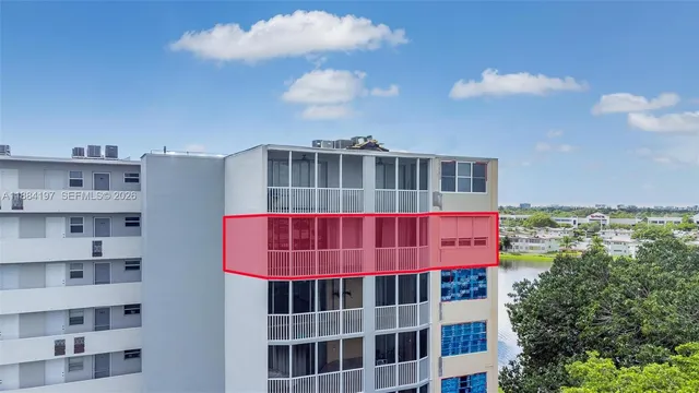 $220,000 | 1750 Northeast 191st Street, Unit 7001, Miami, FL 33179