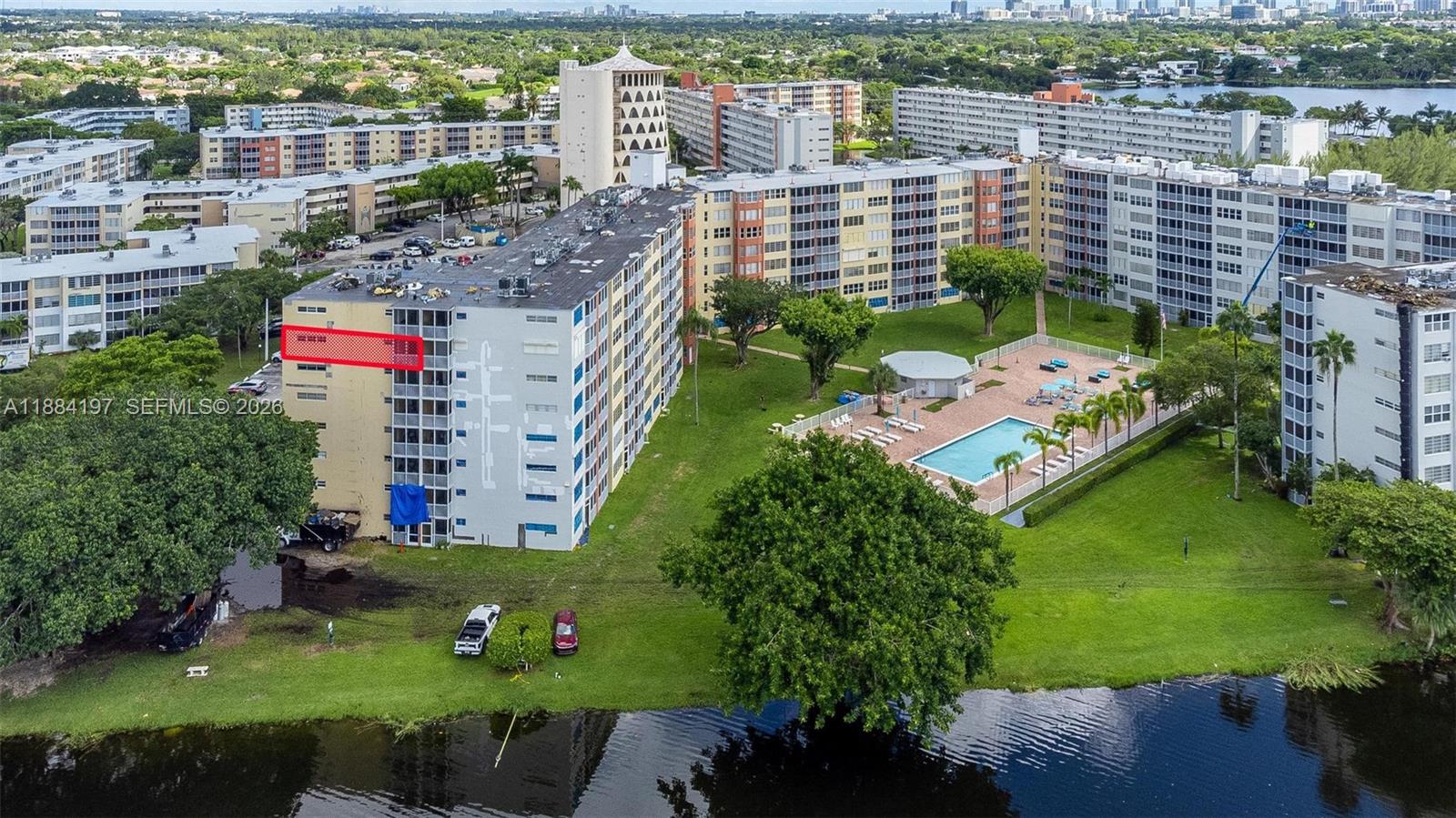 1750 Northeast 191st Street, Unit 7001 Miami, FL 33179 - Photo 27 of 30 an aerial view of city