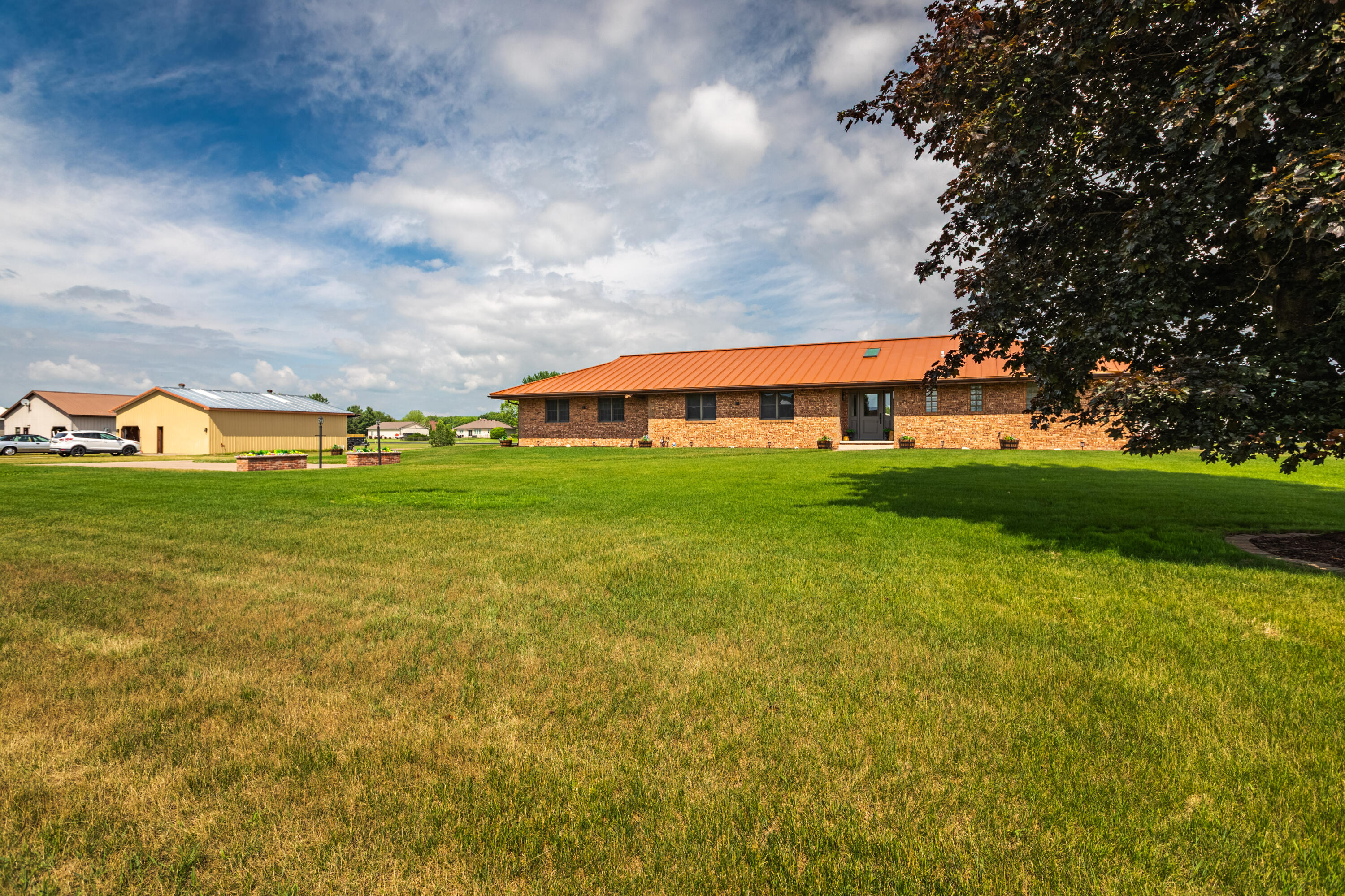 N8620 Garfield Road Holland, WI 54636 - Photo 1 of 42 C24I6352-HDR