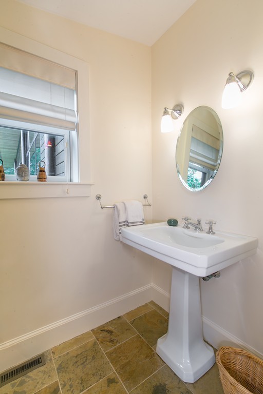 352 Pope Road Acton, MA 01742 - Photo 16 of 29