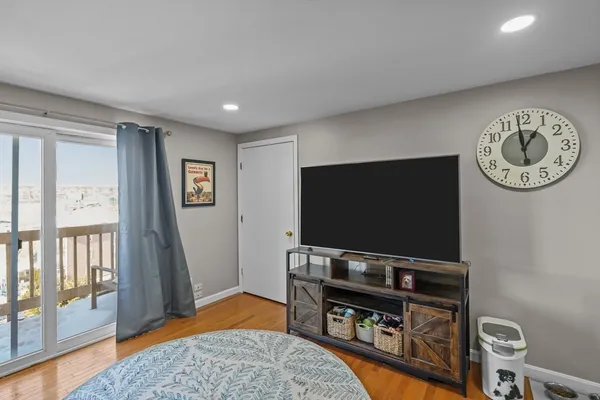 $248,000 | 172 Perry Avenue, Unit 1A, Worcester, MA 01610