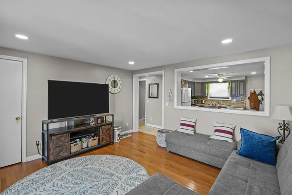 $248,000 | 172 Perry Avenue, Unit 1A, Worcester, MA 01610