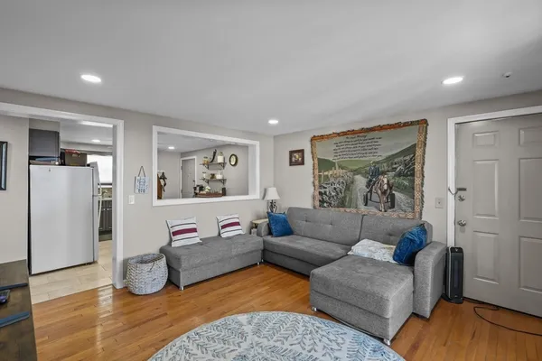 $248,000 | 172 Perry Avenue, Unit 1A, Worcester, MA 01610