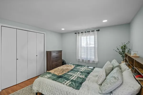 $248,000 | 172 Perry Avenue, Unit 1A, Worcester, MA 01610