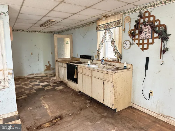 a view of a storage & utility room