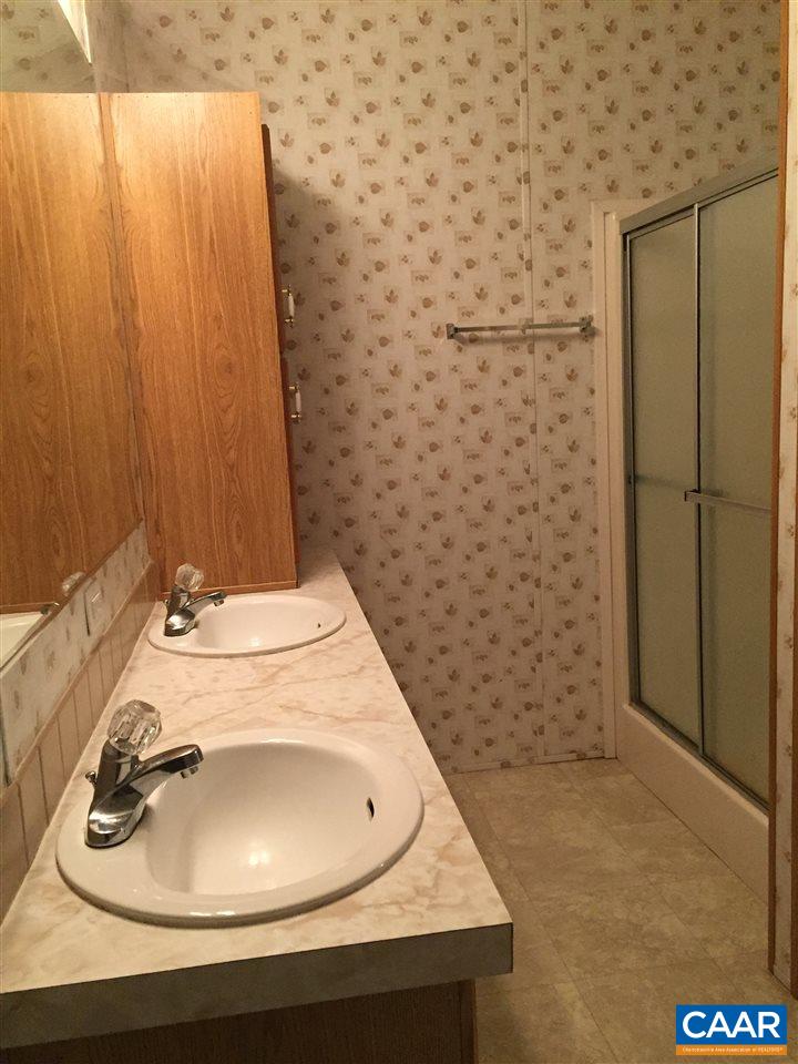 601 Social Hall Road New Canton, VA 23123 - Photo 5 of 11 Gallery Image 5