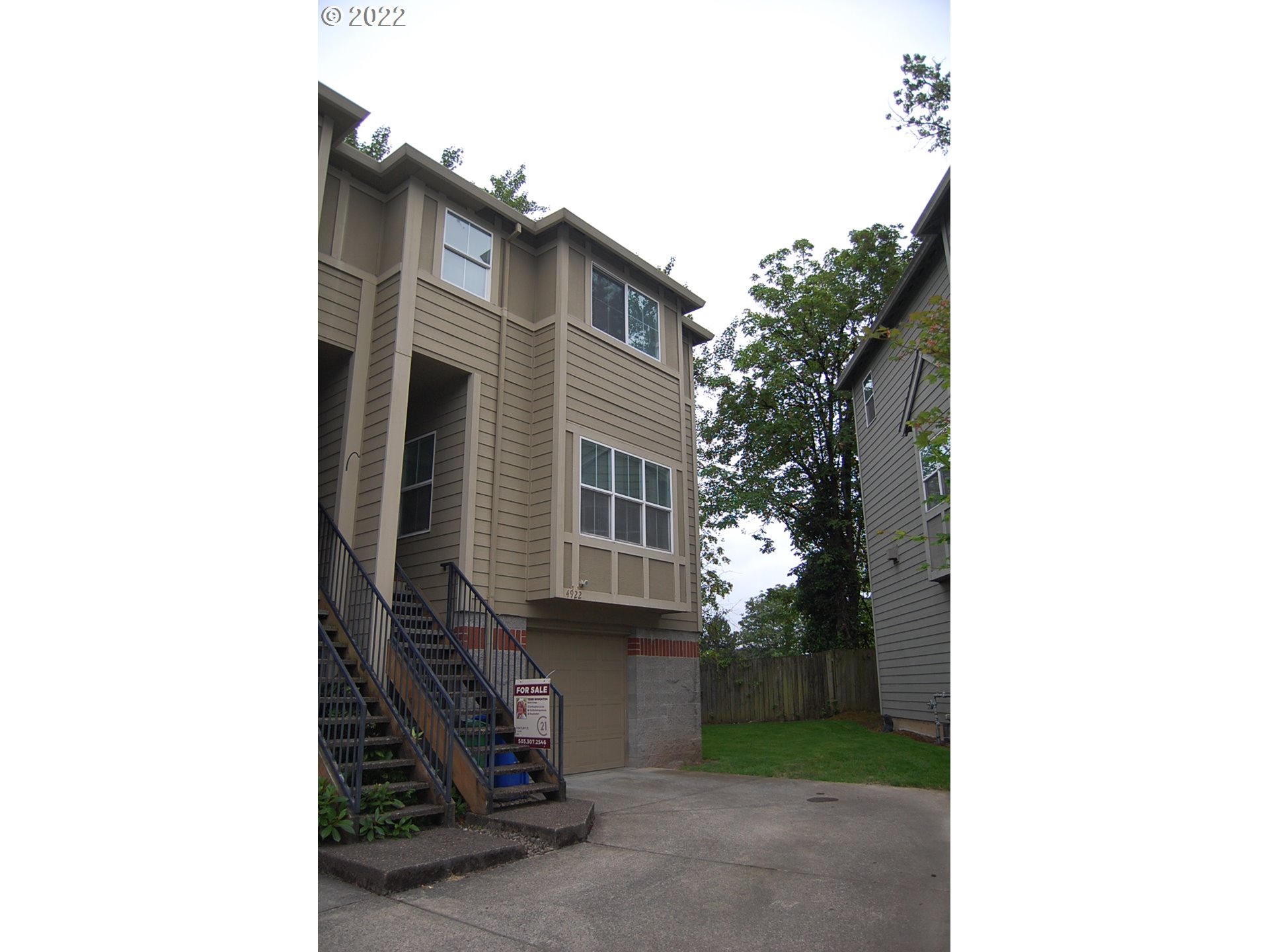 4922 Southwest 1st Avenue Portland, OR 97239 - Photo 18 of 22 Bedroom