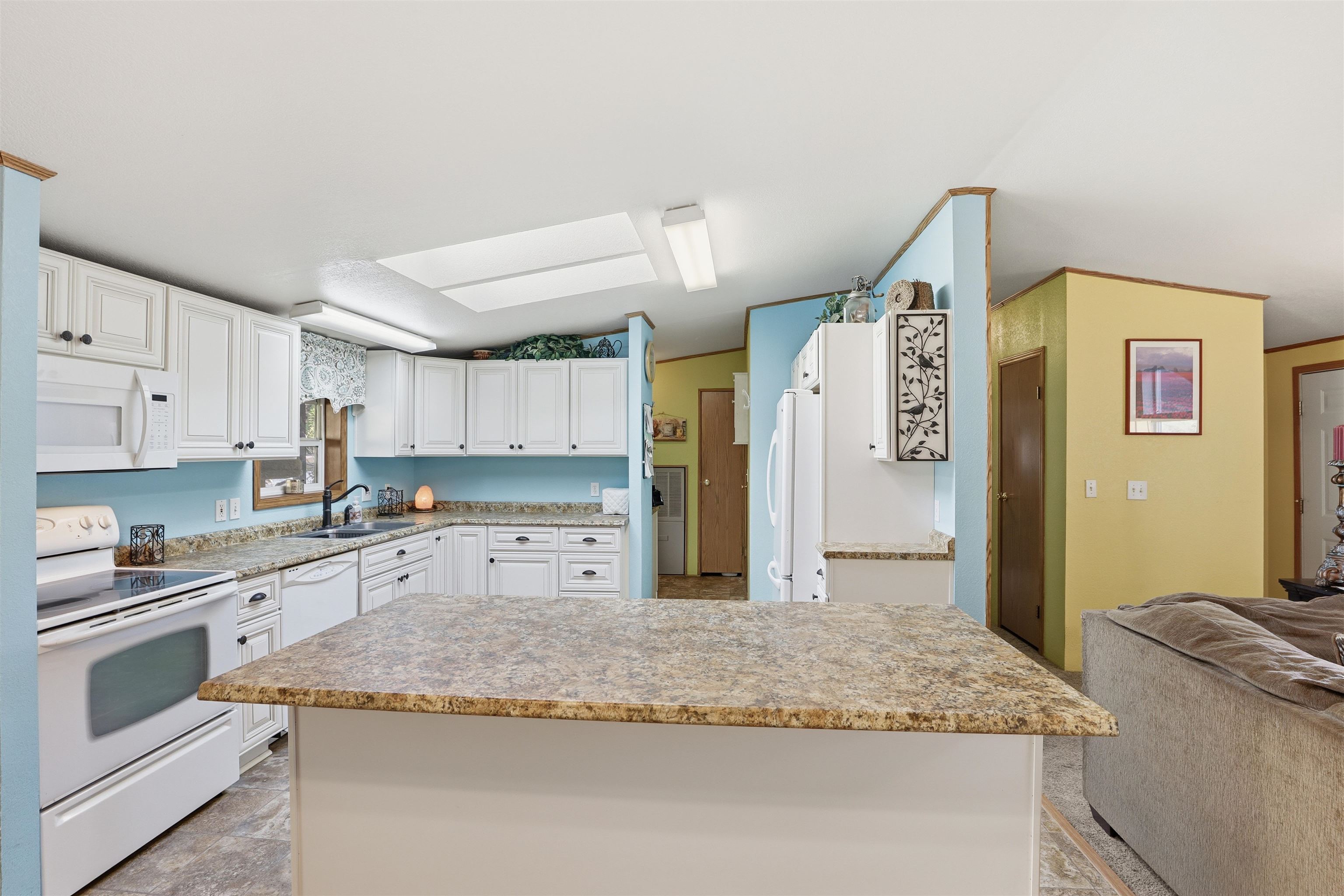 4325 East Jean Avenue Spokane, WA 99217 - Photo 9 of 37