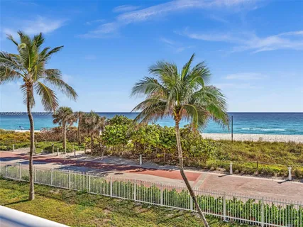 $570,000 | 5401 Collins Avenue, Unit 107, Miami Beach, FL 33140