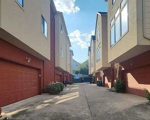 a view of a building along with street