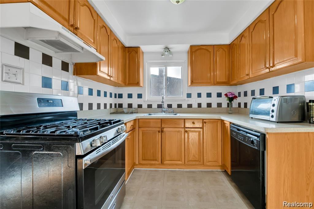 4509 Buchanan Avenue Warren, MI 48092 - Photo 6 of 26 4509 Buchanan Avenue - HD Drone photography-15.jpg