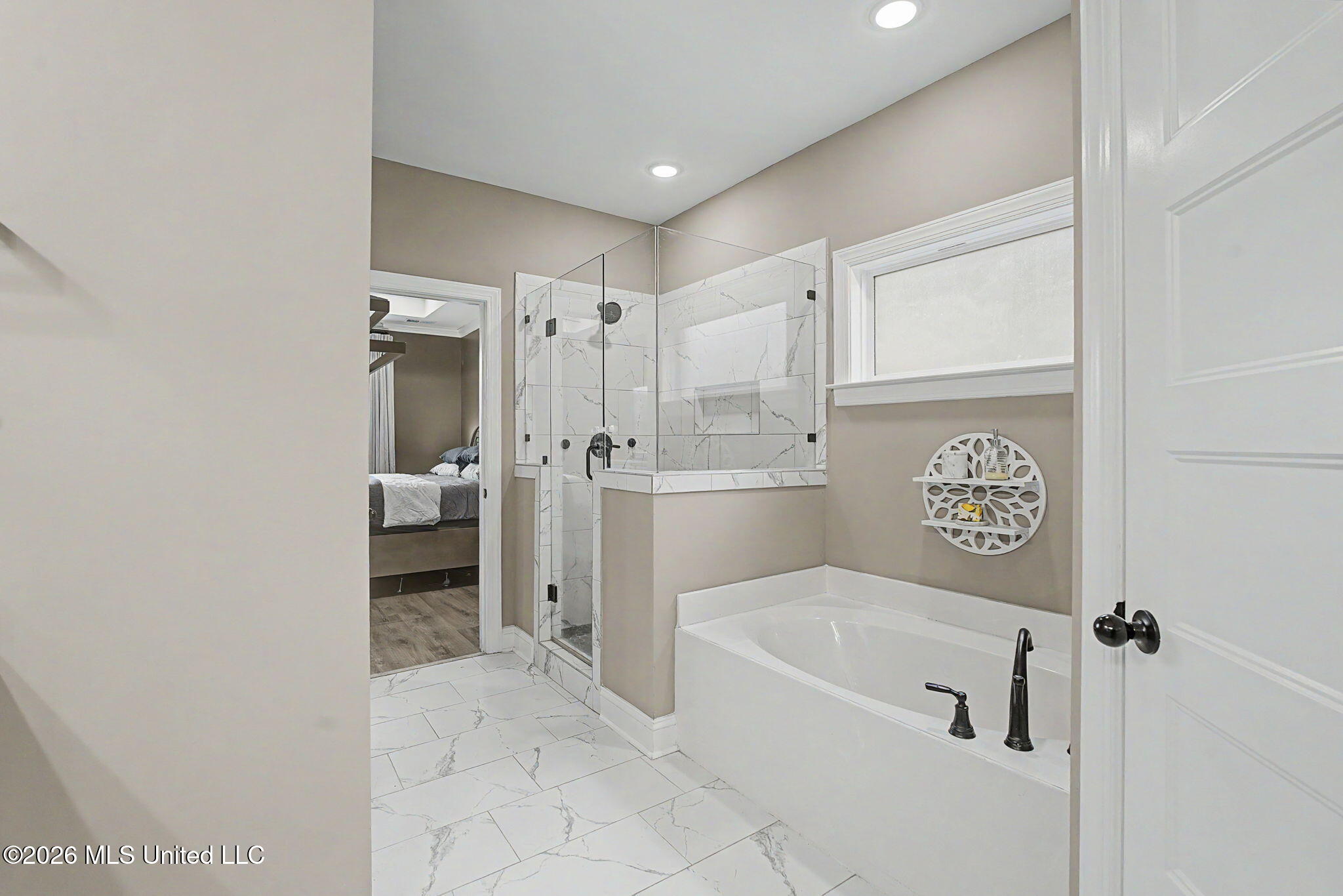 1614 Fall Gdn Drive Hernando, MS 38632 - Photo 29 of 56 Primary Bathroom