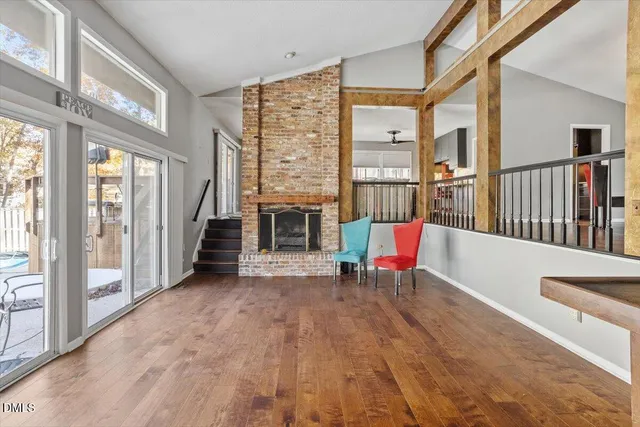 a view of livingroom with furniture and windows